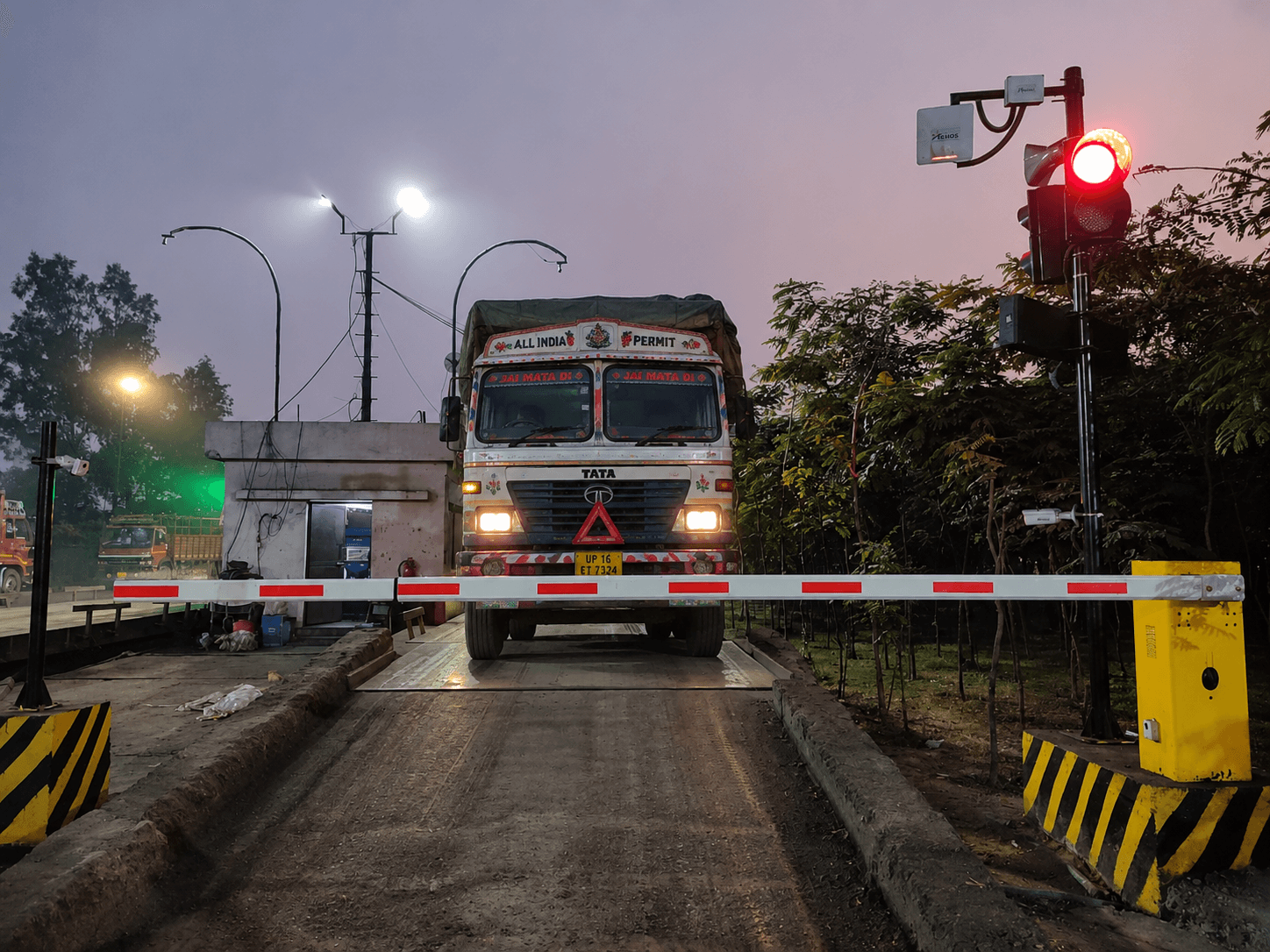 AI-Unmanned Weighbridge Automation System